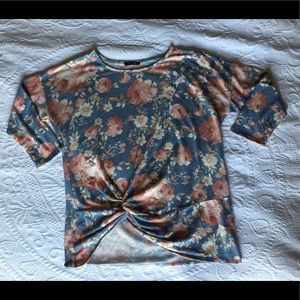 📍SOLD* Floral Papermoon Top